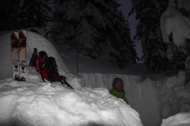 Snowpit on February 7, 2014 at the Dolomiten-hut, Austria.  Photo courtesy: Lawinenwarndienst Tirol.